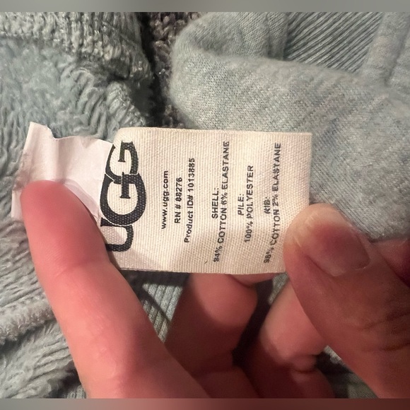 Women’s Ugg Robe. - Picture 5 of 5